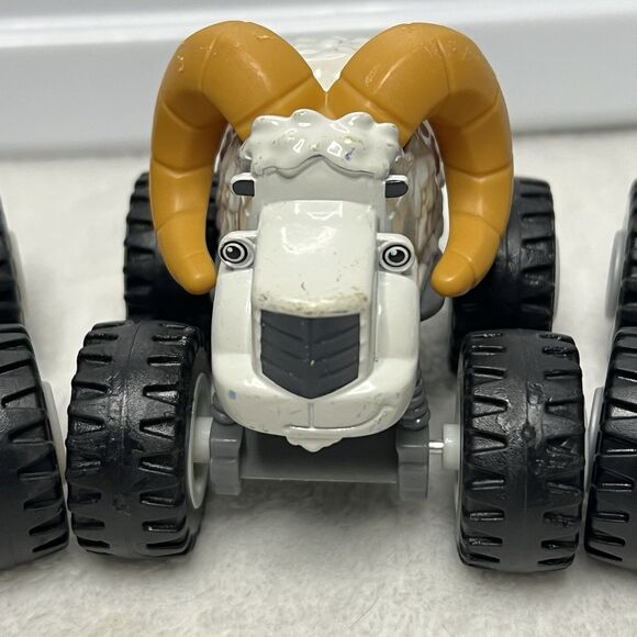 Blaze and the Monster Machines Diecast Animal Truck Lot Gasquatch Bighorn Zebra - Picture 3 of 14